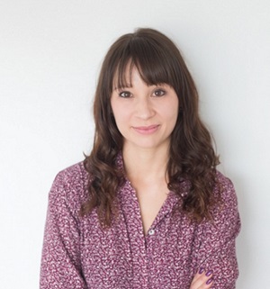 Uśmiechnięta brunetka