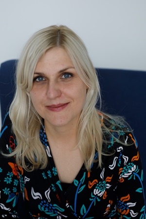 Uśmiechnięta blondynka