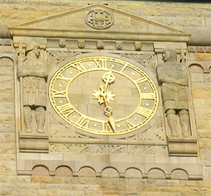 Zegar na wieży Zamku Cesarskiego