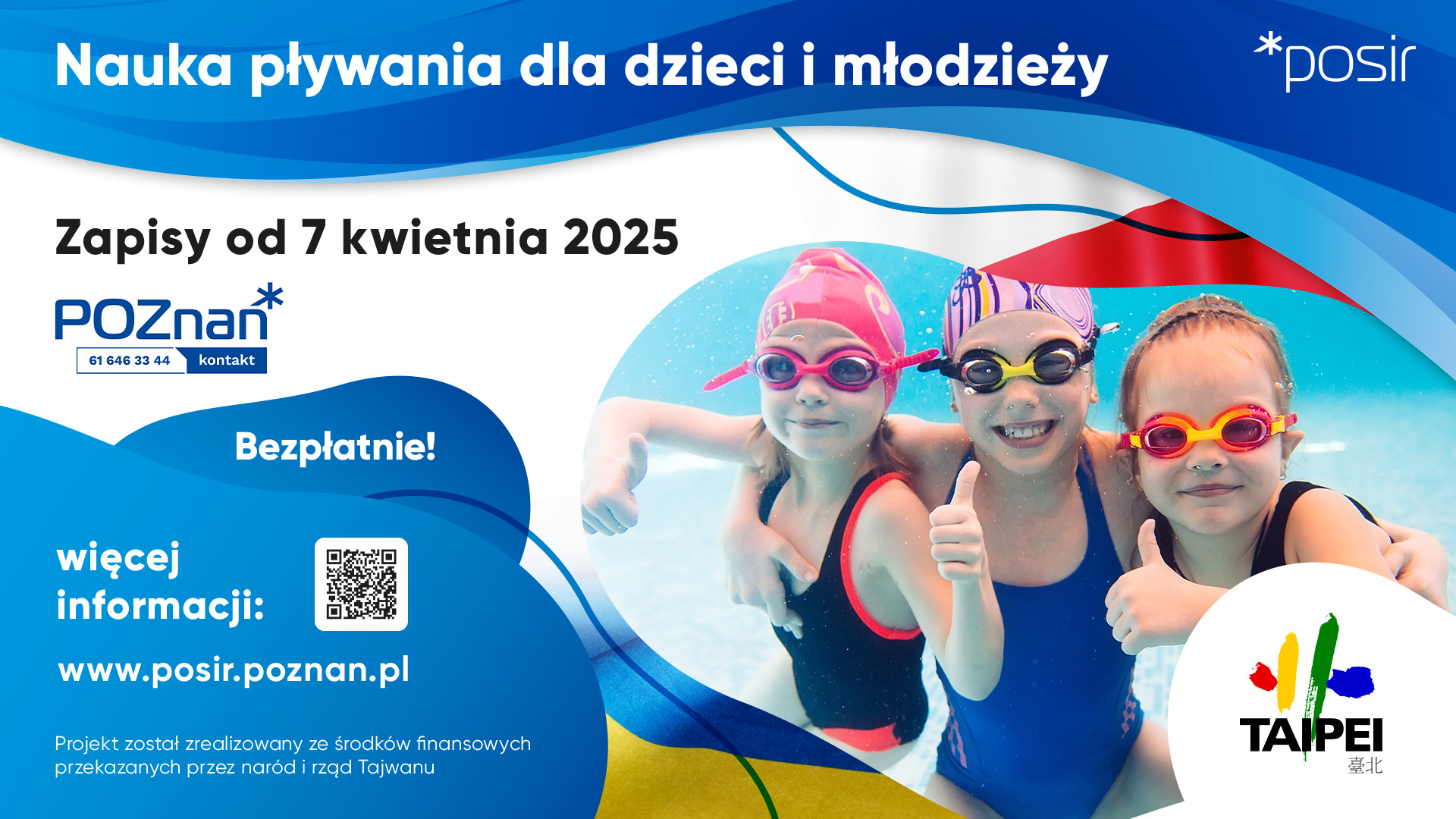 Baner, który informuje o zapisach na naukę pływania dla dzieci i młodzieży. Zdjęcie trzech pływaczek w okularkach pływackich, jakby falujące biało-niebieskie tło, napisy informujące o wydarzeniu.