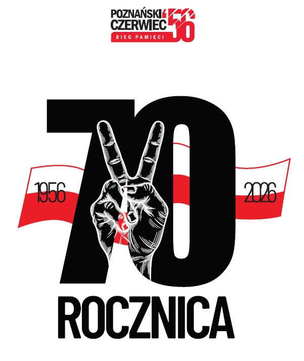 Biały plakat przedstawia czarną liczbę 70 z wpisaną grafiką symbolicznego znaku pokoju. Napis znajduje się na biało-czerwonej wstędze z napisem 1956 - 2026. Pod spodem czarny napis "rocznica". Na górze logo "Poznański Czerwiec. Bieg Pamięci '56.