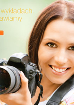 Dziewczyna z aparatem fotograficznym