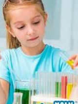 dziewczynka w laboratorium