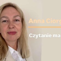 Kobieta w blond włosach, obok napis Anna Ciorga, Czytanie ma sens.