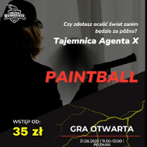Odwrócona osoba w kapeluszu mierzy z rewolweru, informacje o otwartej grze w paintball.