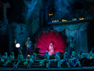 Hołd, czerń i zniewaga