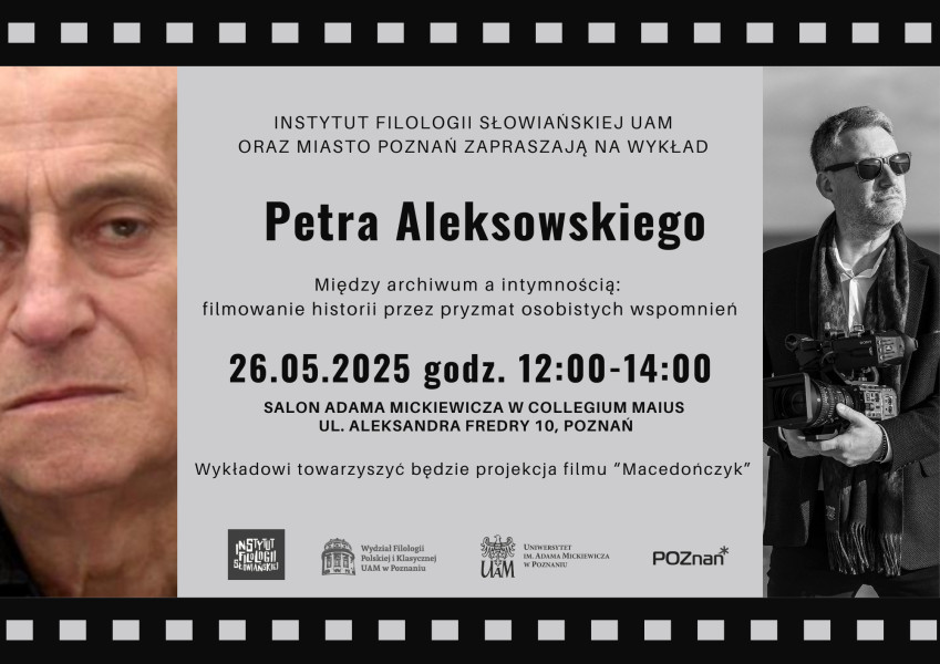 Petro Aleksowski na tle morza stoi mężczyzna i trzyma kamerę w rękach
