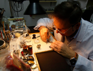 Nowy odcinek dokumentacji filmowej pracowni rzemieślniczych w Zaułku Rzemiosła - Galeria Zegarków