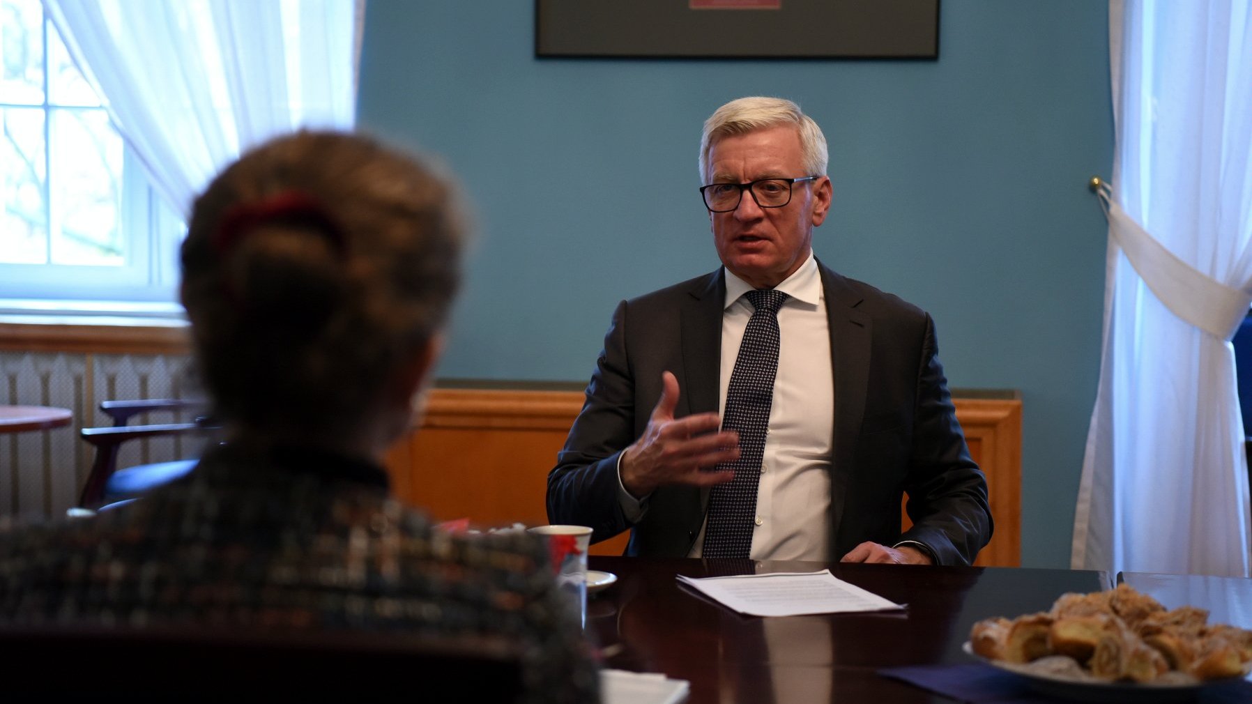 Galeria zdjęć przedstawia spotkanie Jacka Jaśkowiaka, prezydenta Poznania z Leslie Scanlon, ambasador Kanady w Polsce i na Białorusi.