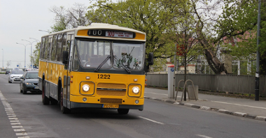 Historyczny autobus marki DAF
