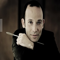 Ariel Zuckermann na zdjęciu.