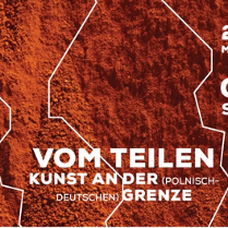 Kilka białych zakrzywionych linii na tle pyłu ceglanego