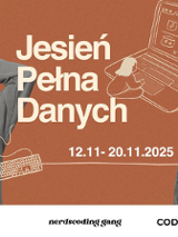 Po lewej stronie zdjęcie uśmiechniętej kobiety w szarych odcieniach na pomarańczowym tle z motywem zer i jedynek oraz liści, po prawej stronie druga kobieta, której zdjęcie utrzymane jest w odcieniach szarości, w swetrze. W tle narysowany laptop i liście. Na dole znajdują się logotypy organizatorów.