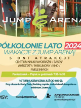"Półkolonie lato 2024. 5 dni atrakcji. zdjęcia z Jump Areny, piłka plażowa i zielone liście.