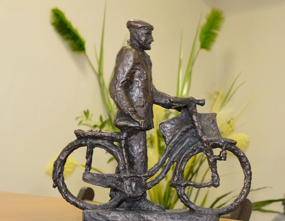 Statuetka nagrody Najlepszy Przyjaciel Seniorów "Senioribus Optime Meritis", fot. UMP