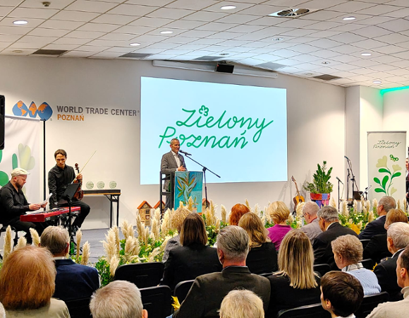 wystąpienie Pana Jędrzeja Solarskiego, zastępca Prezydenta Miasta Poznania, który przywitał i oficjalnie ogłosił wyniki 32.edycji konkursu "Zielony Poznań".