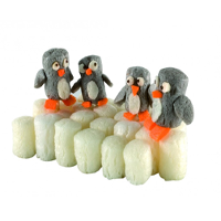 Pingwinki zbudowane z piankowych klocków