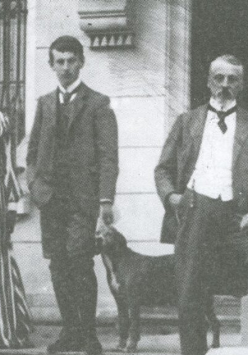 Na zdjęciu Henryk Sienkiewicz z kilkoma osobami.