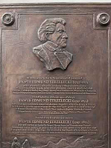 Na zdjęciu tablica pamiątkowa P.E. Strzeleckiego w Dublinie.