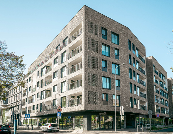 Zdjęcie przedstawia budynek.