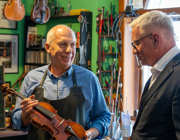 zdjęcie z Benedyktem Niewczykiem oraz Prezydentem Miasta Poznania, Jackiem Jaśkowiakiem, źródło: poznan.pl