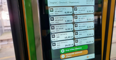 У всіх трамваях вже встановлені термінали, які дають змогу придбати одноразові квитки. Фото: poznan.pl