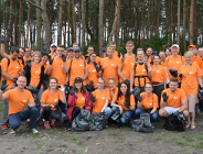 Orange Day - wspólne sprzątanie lasu
