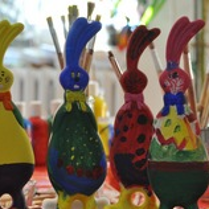 Drewniane, kolorowe zające